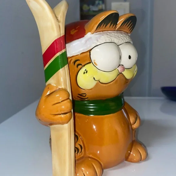 Enesco Garfield Skier Piggy Bank - Picture 6 of 11